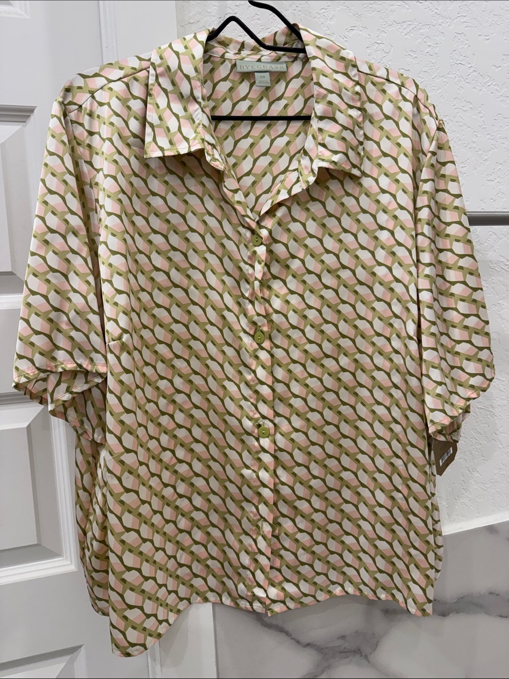 Ryegrass silky  Pink and Olive Geometric Short-Sleeve Button-Down Shirt
